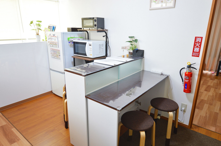 Others 5, Chateau TIIDA 1F, Naha