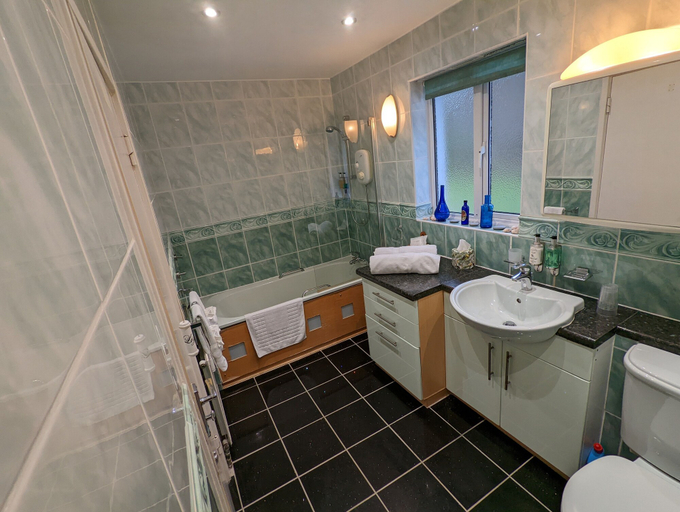 Bathroom 3, Summerfields House, East Sussex