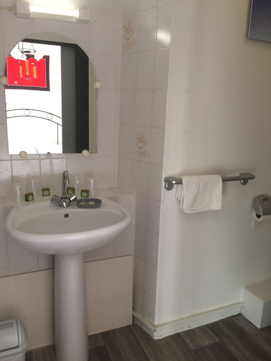 Bathroom 5, Hostellerie de la Source, Bouches-du-Rhône