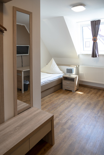 Bedroom 2, Mörsbergei Landgasthof, Erlangen-Höchstadt
