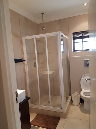 Bathroom 3, Fairview Bed and Breakfast, eThekwini