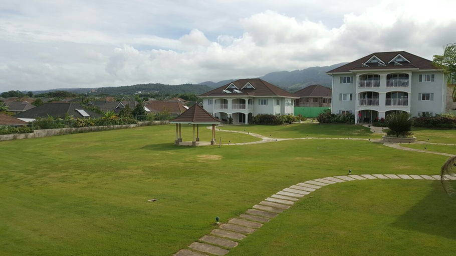 Exterior & Views 2, Fern Court Apartment With Oceanic View III