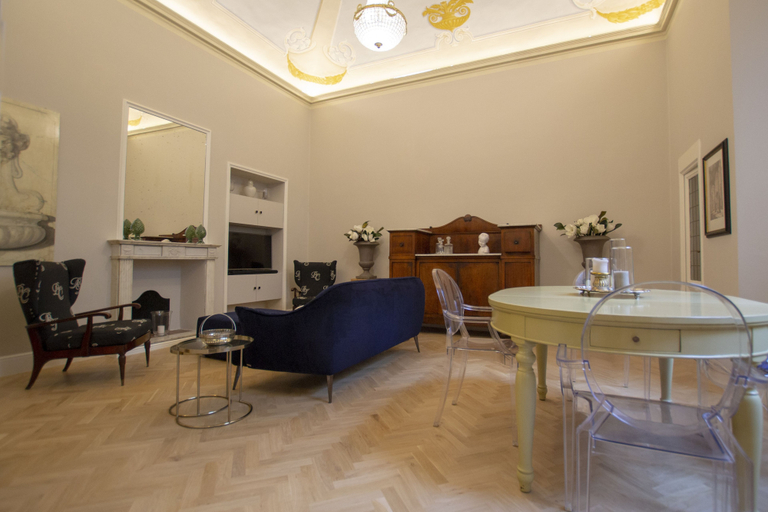 Living area 5, Flora Historical Luxury House, Florence