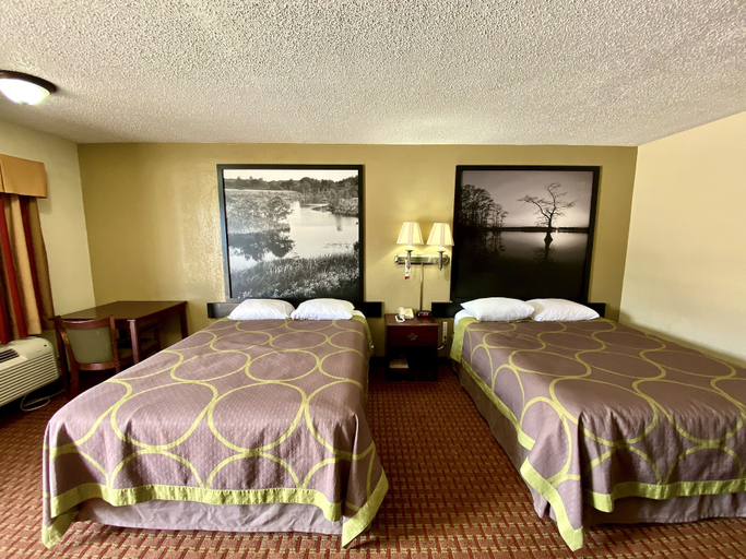Bedroom 3, Super 8 by Wyndham Shawnee, Pottawatomie