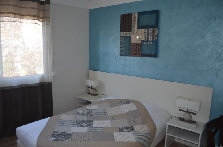 Bedroom 4, Hotel Regina, Hérault
