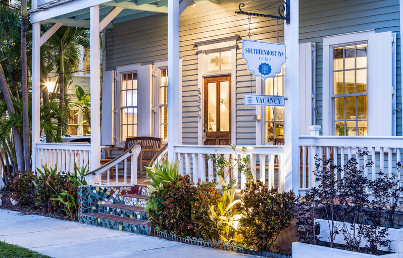Exterior & Views 2, The Southernmost Inn - Adults Only, Monroe