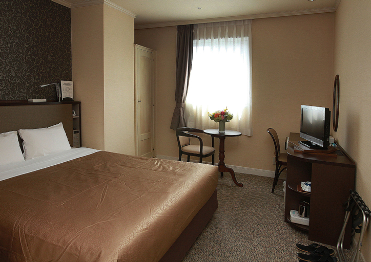 Bedroom 6