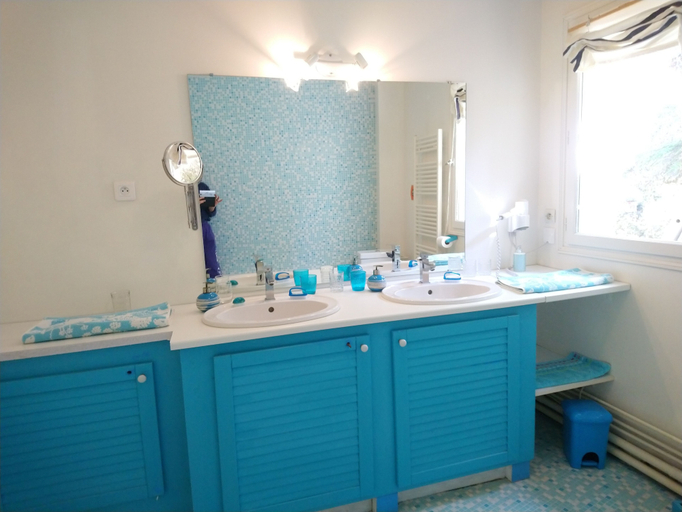 Bathroom 5, La Tonnelle, Indre-et-Loire
