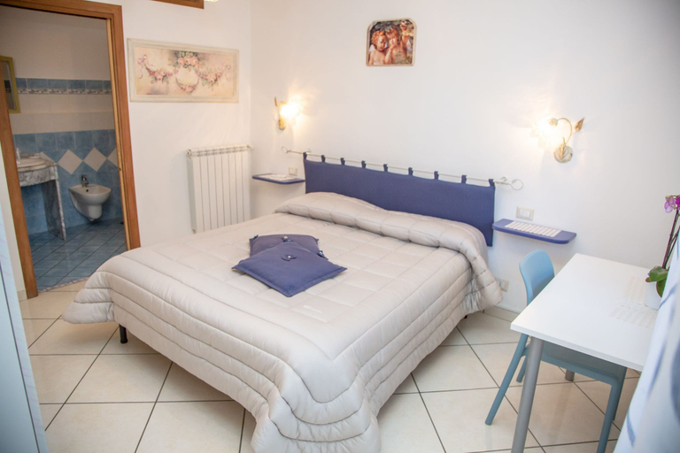 Bedroom 2, Haidi House Bed and Breakfast, Napoli