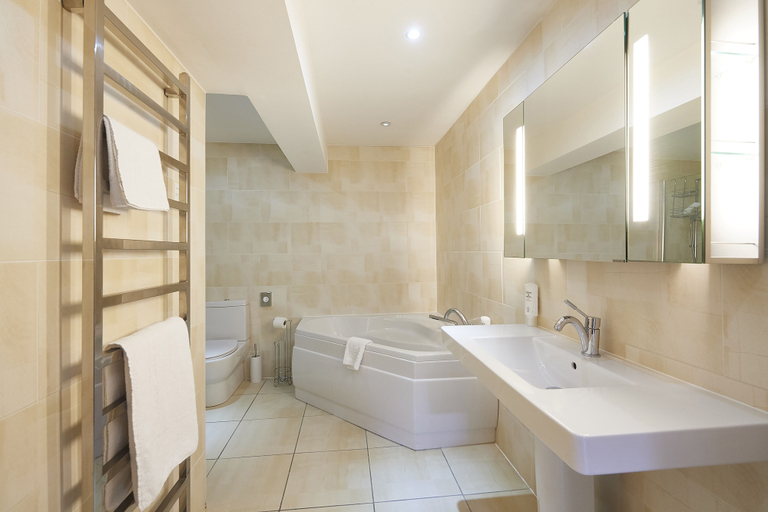 Bathroom 5, The Priory Hotel, Highland