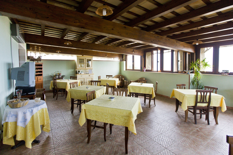 Food & Drinks 5, Hotel History, Trapani