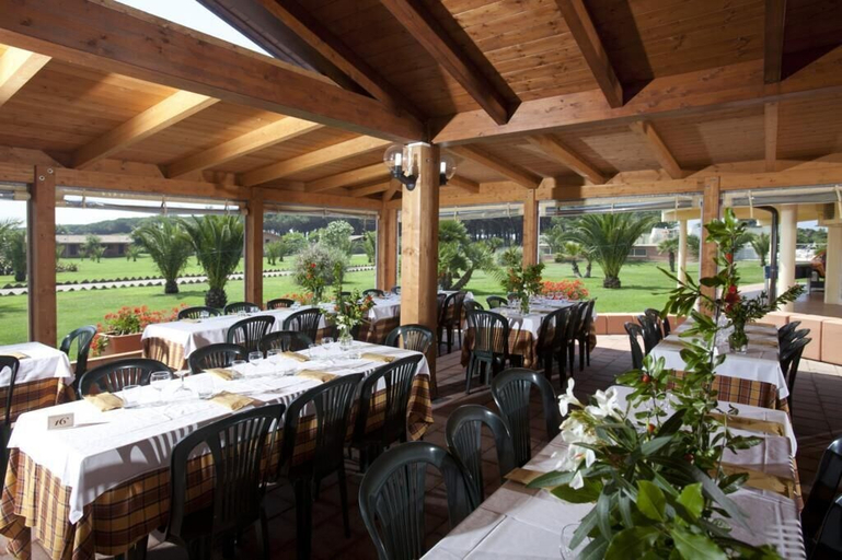 Food & Drinks 5, Happy Camp in Camping Village California, Viterbo