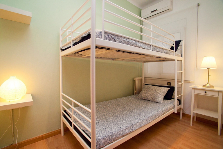 Bedroom 2, Cozy Eixample Apartment, Barcelona