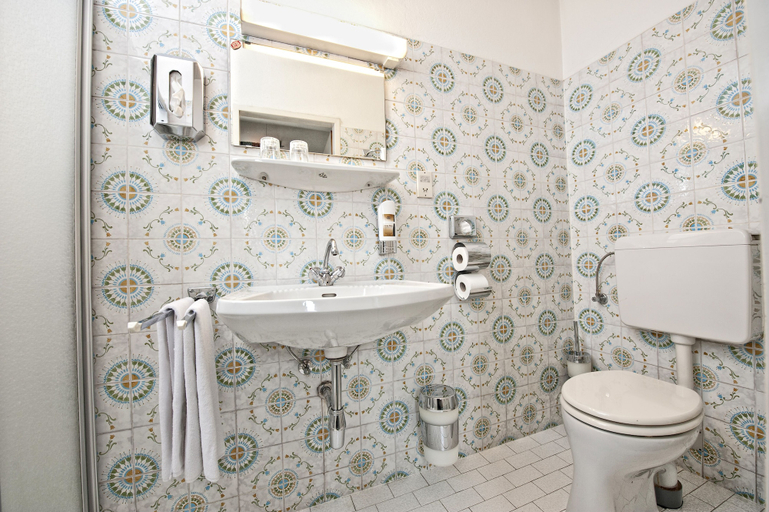 Bathroom 4, Hotel Mariahilf, Graz