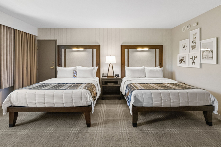 Bedroom 4, Knott's Hotel, Orange