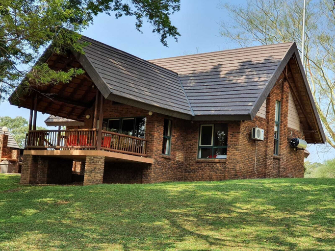 Exterior & Views, Ekuthuleni River Front Chalets, Mopani