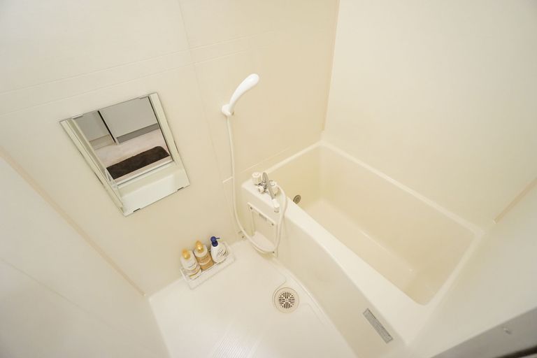 Bathroom 3, Terry's Apartment Namba South I V06A, Osaka