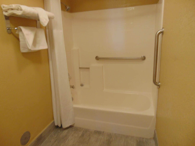 Bathroom 4, Super 8 by Wyndham Payson, Gila