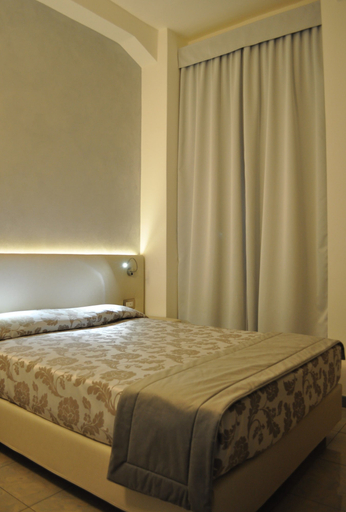 Bedroom 4, Hotel Garibaldi, Venezia