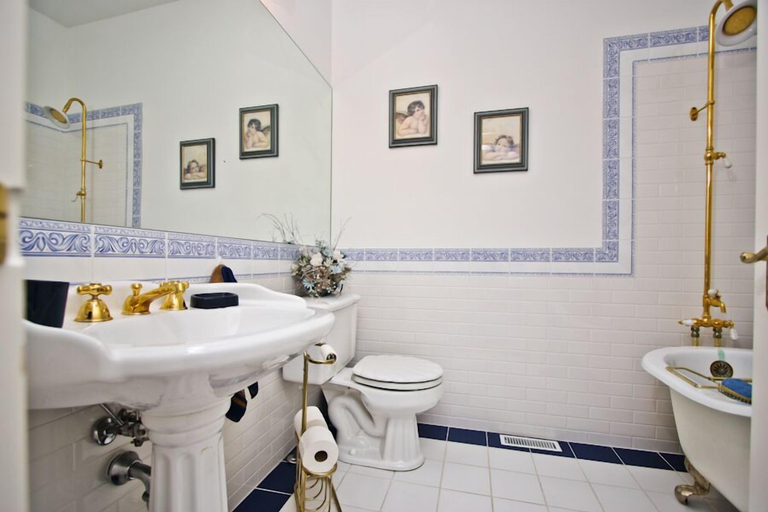 Bathroom 3, Ghost Lake Manor House, Division No. 6