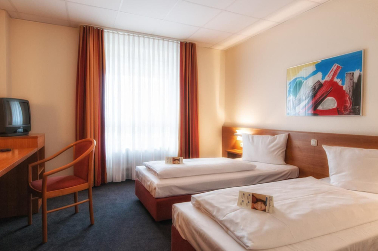 Bedroom 3, Center Hotel Drive Inn, Bamberg
