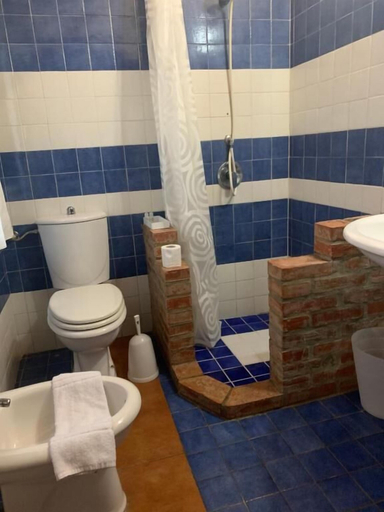 Bathroom 4, Aranceto Turismo Rurale, Syracuse
