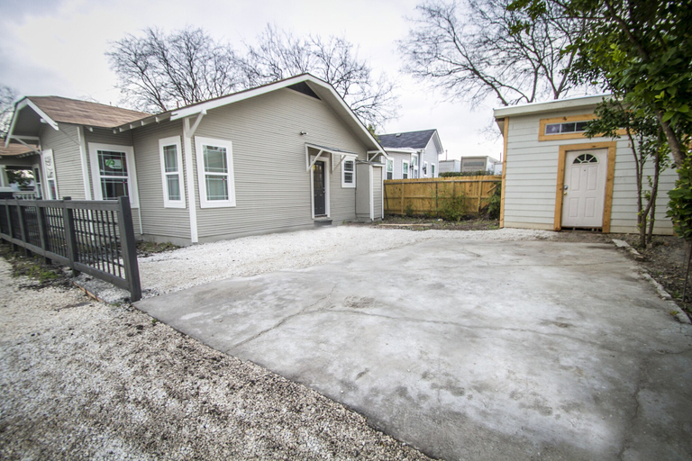 Exterior & Views 2, Renovated 2BR Near Downtown SA, Bexar