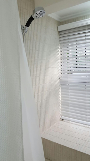 Bathroom 3, Fern Court Apartment With Oceanic View III
