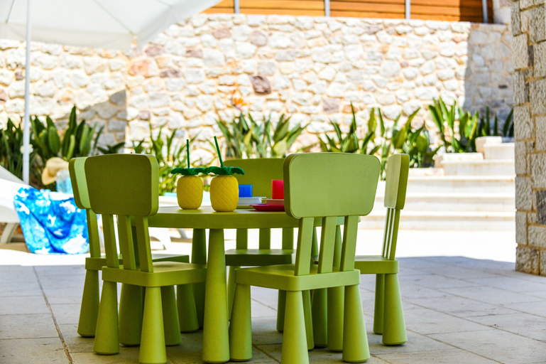 Food & Drinks 5, Villa with Striking views over the infinity Pool, Peloponnese