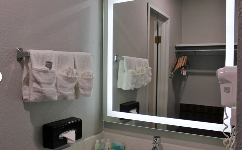 Bathroom 3, Hotel Inn Santa Fe, Santa Fe
