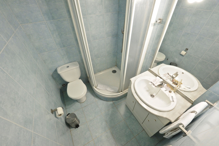 Bathroom, BarcelonaForRent Sant Pau Barcelona Suites, Barcelona