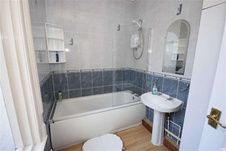 Bathroom 4, Seaways Holiday Home, North Tyneside