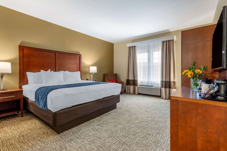 Bedroom 3, Comfort Inn Brewster, Putnam