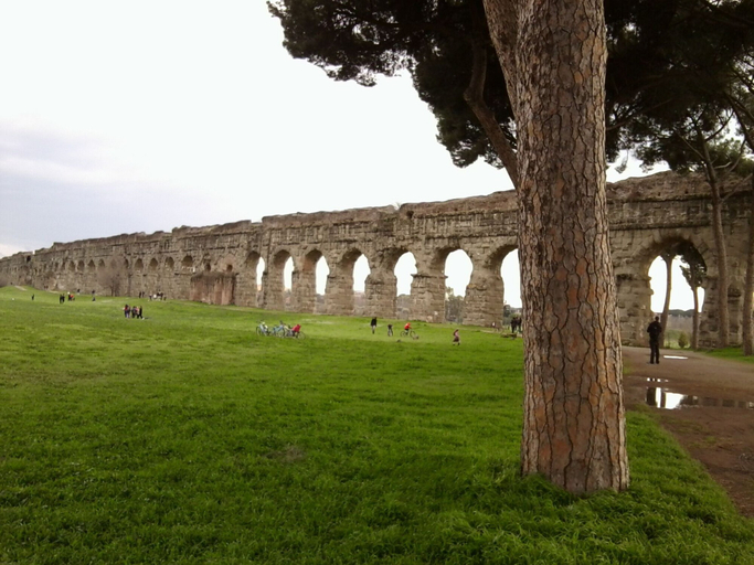 Others 5, Il Pozzo, Rome