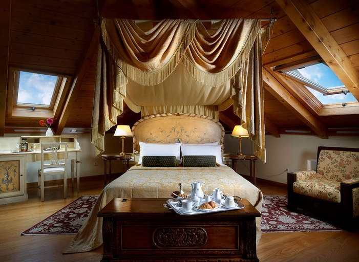 Bedroom 2, Grande Bretagne, Peloponnese