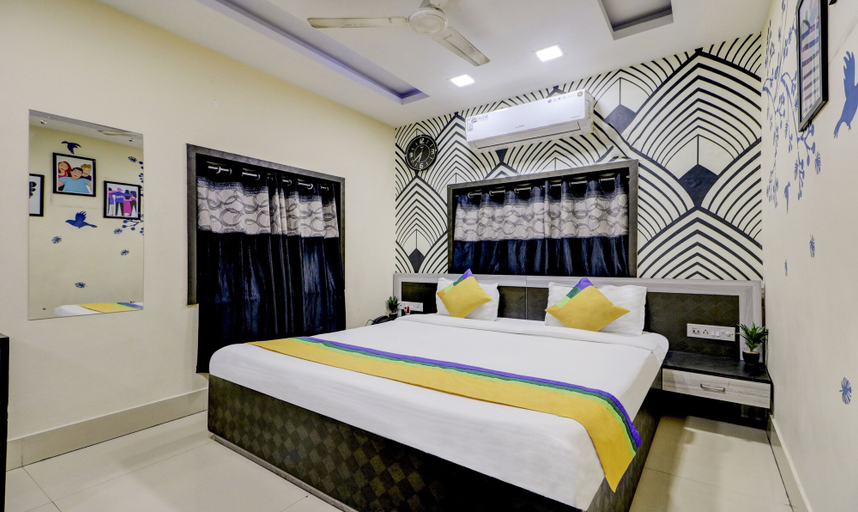 Bedroom 1, Treebo Dreamland Guest House, North 24 Parganas
