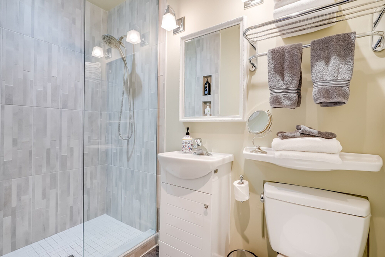 Bathroom 3, Amante Luxury B&B, Capital