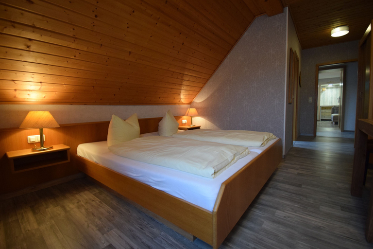 Bedroom 2, Hotel Gasthof Roseneck, Kronach