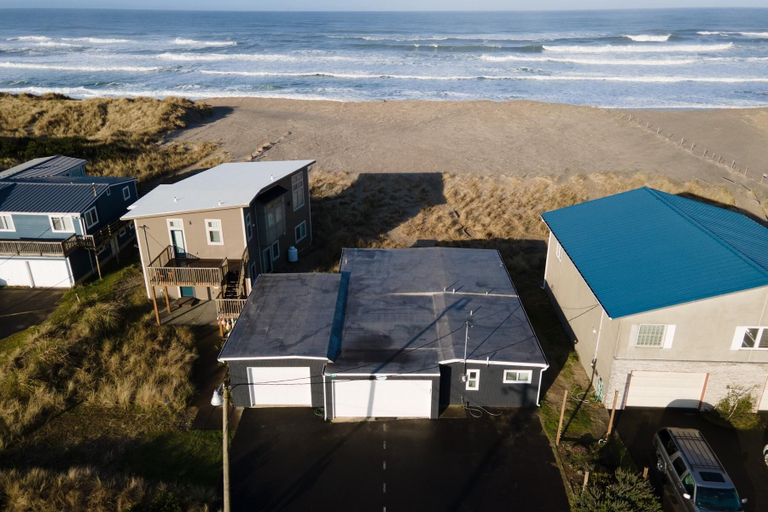 Exterior & Views 2, Sea Lion Crossing, Tillamook