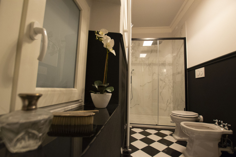 Bathroom 4, Flora Historical Luxury House, Florence