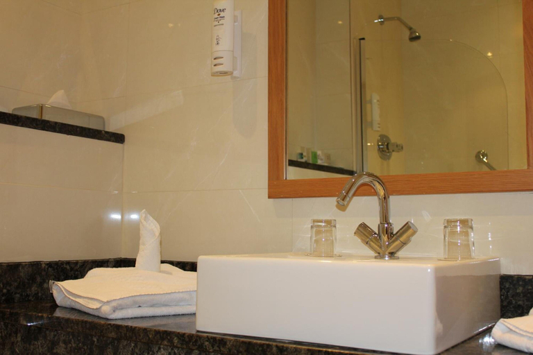 Bathroom 4, Glengarriff Park Hotel