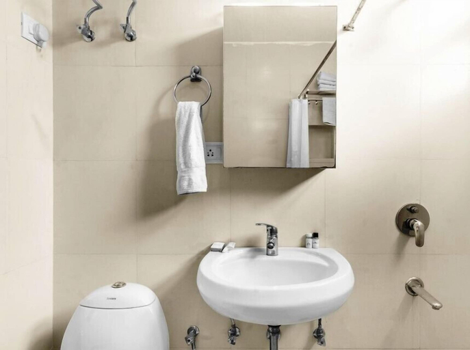 Bathroom 4, Villa Paradiso, Kangra