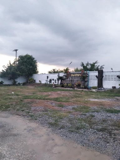 Exterior & Views 21