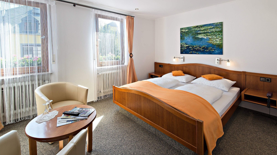 Bedroom 3, Hotel Weinhaus Weis, Trier-Saarburg