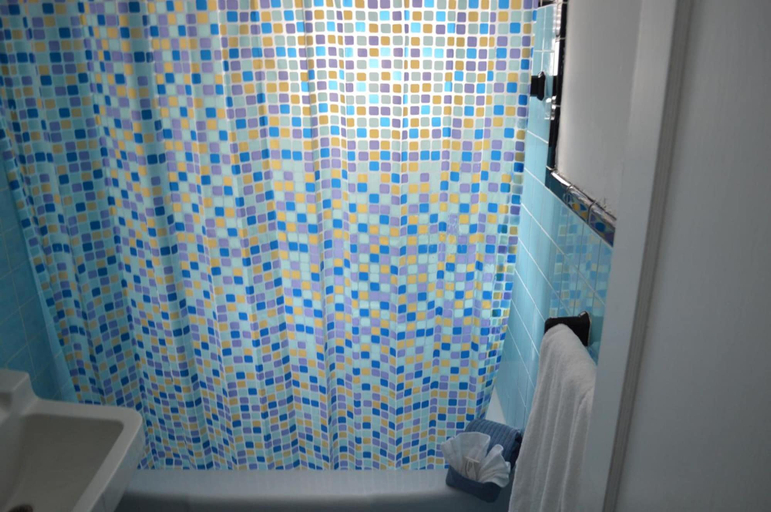 Bathroom 4, Island House South Beach, Miami-Dade