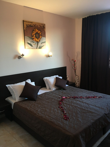 Bedroom 3, Beach Aparthotel Salt Lake, Pomorie