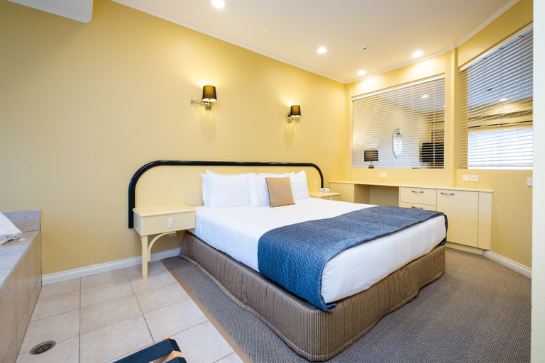 Bedroom 3, Motel de la Mer, Napier