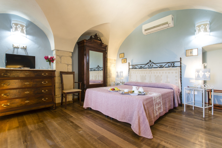 Bedroom 3, Villa Asfodeli, Oristano