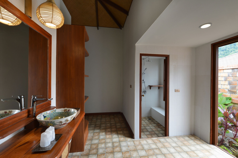 Bathroom 4, PingChan Koh Phangan Beachfront Resort, Ko Phangan