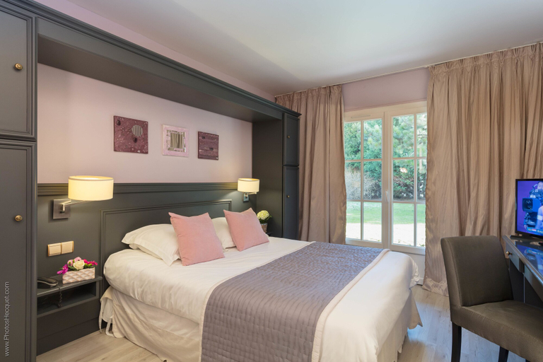 Bedroom 3, Hôtel Lensotel, Pas-de-Calais